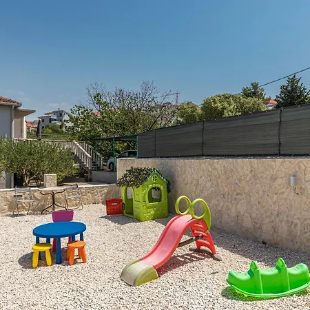 Sea Stone House אוקרוג גורניי