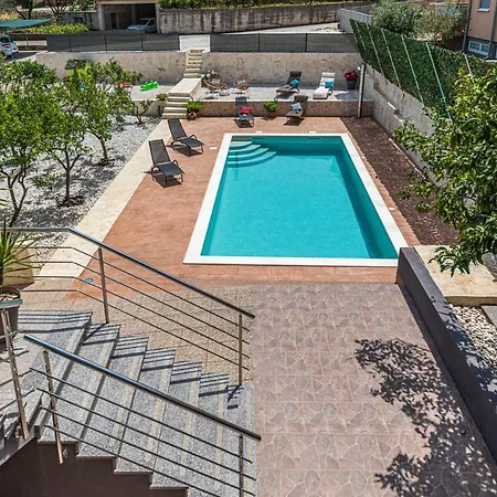 Sea Stone House אוקרוג גורניי