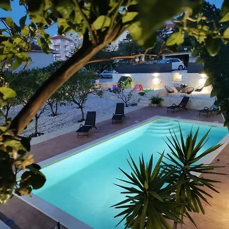 Sea Stone House אוקרוג גורניי