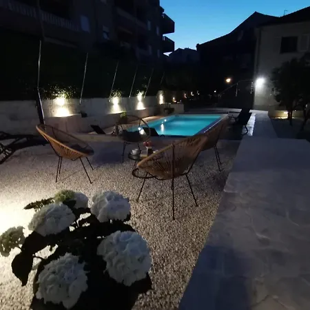 Sea Stone House אוקרוג גורניי